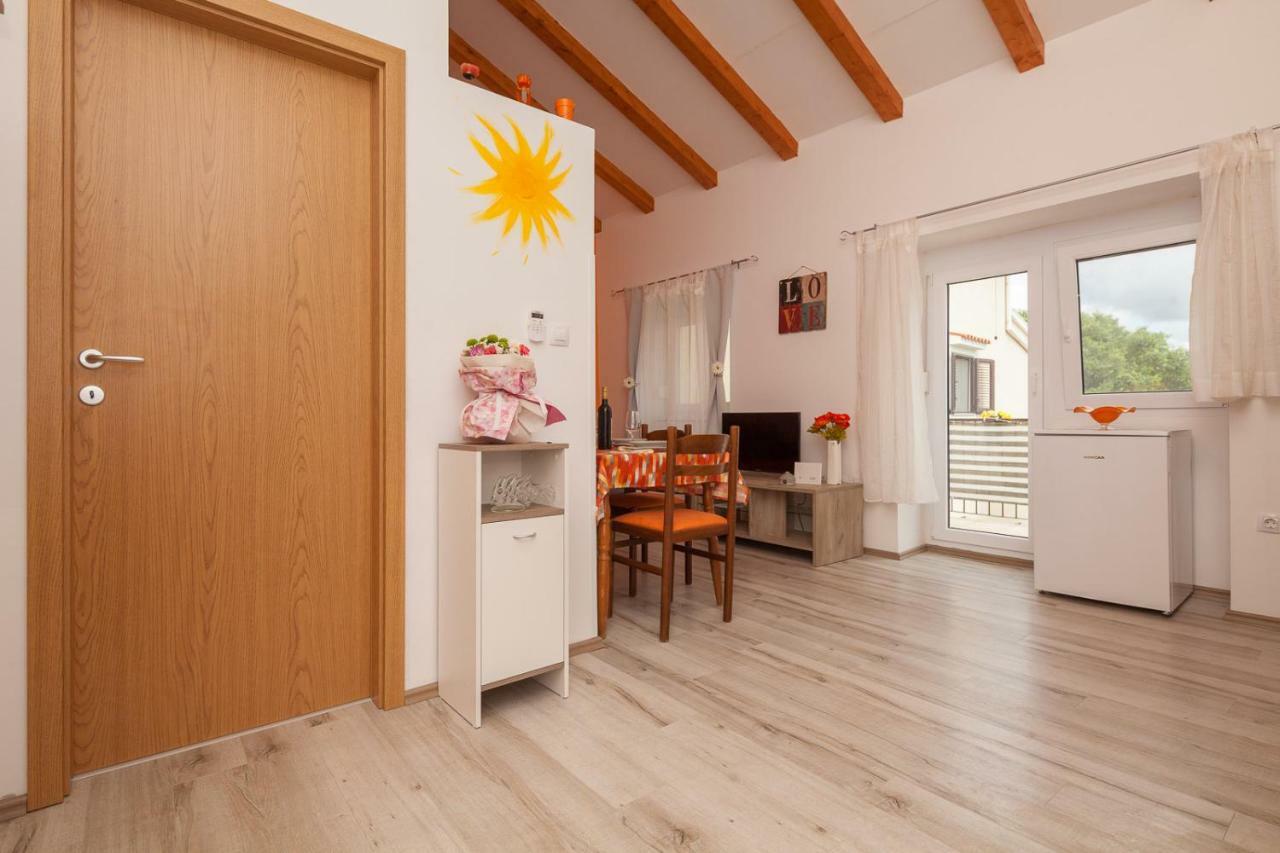 Miramare Apartment Помер Екстериор снимка