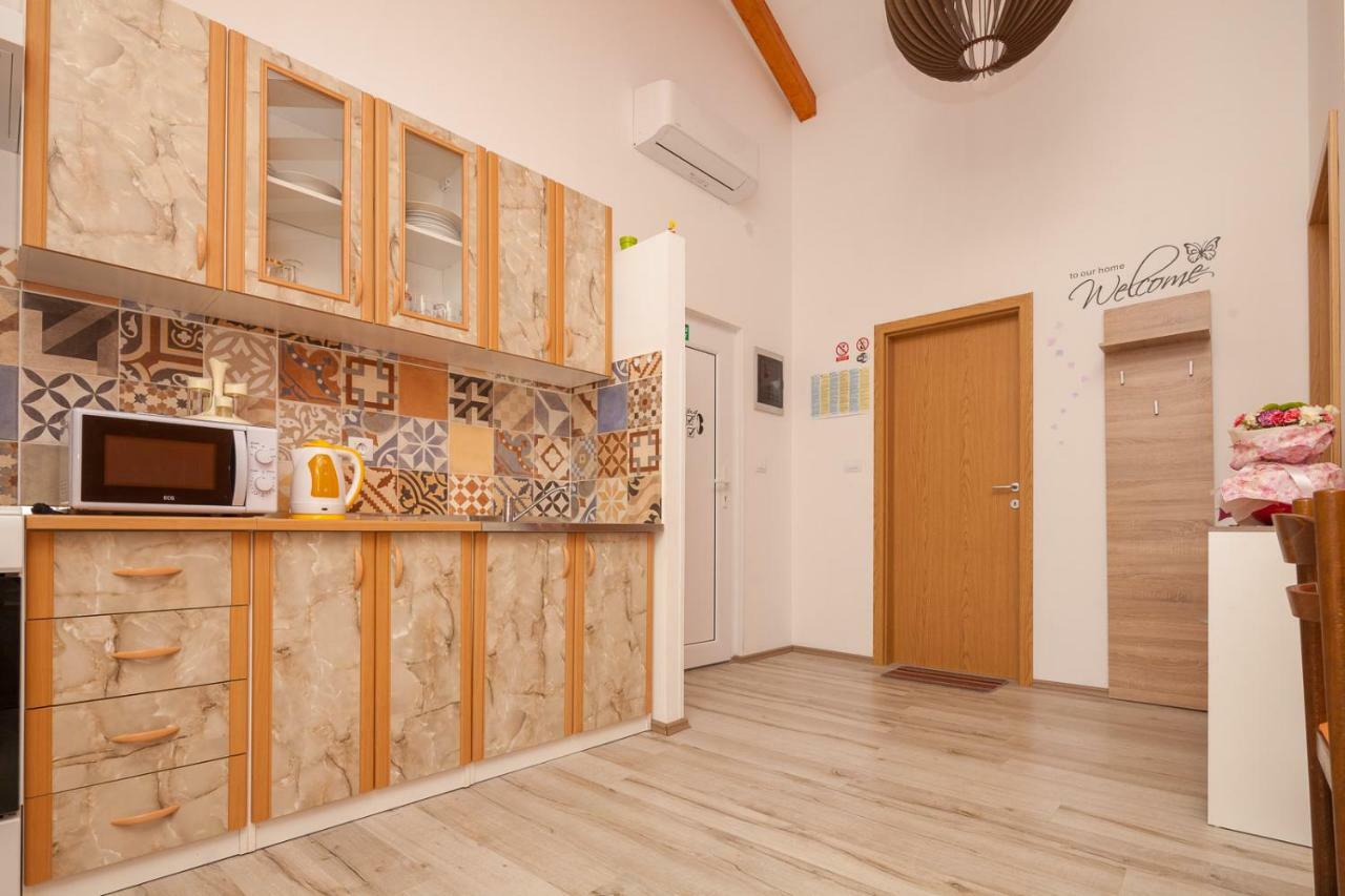 Miramare Apartment Помер Екстериор снимка