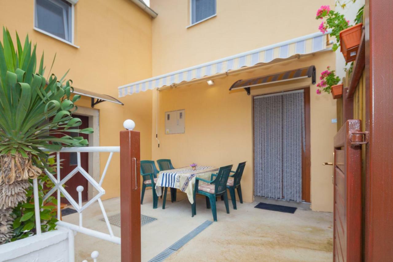 Miramare Apartment Помер Екстериор снимка