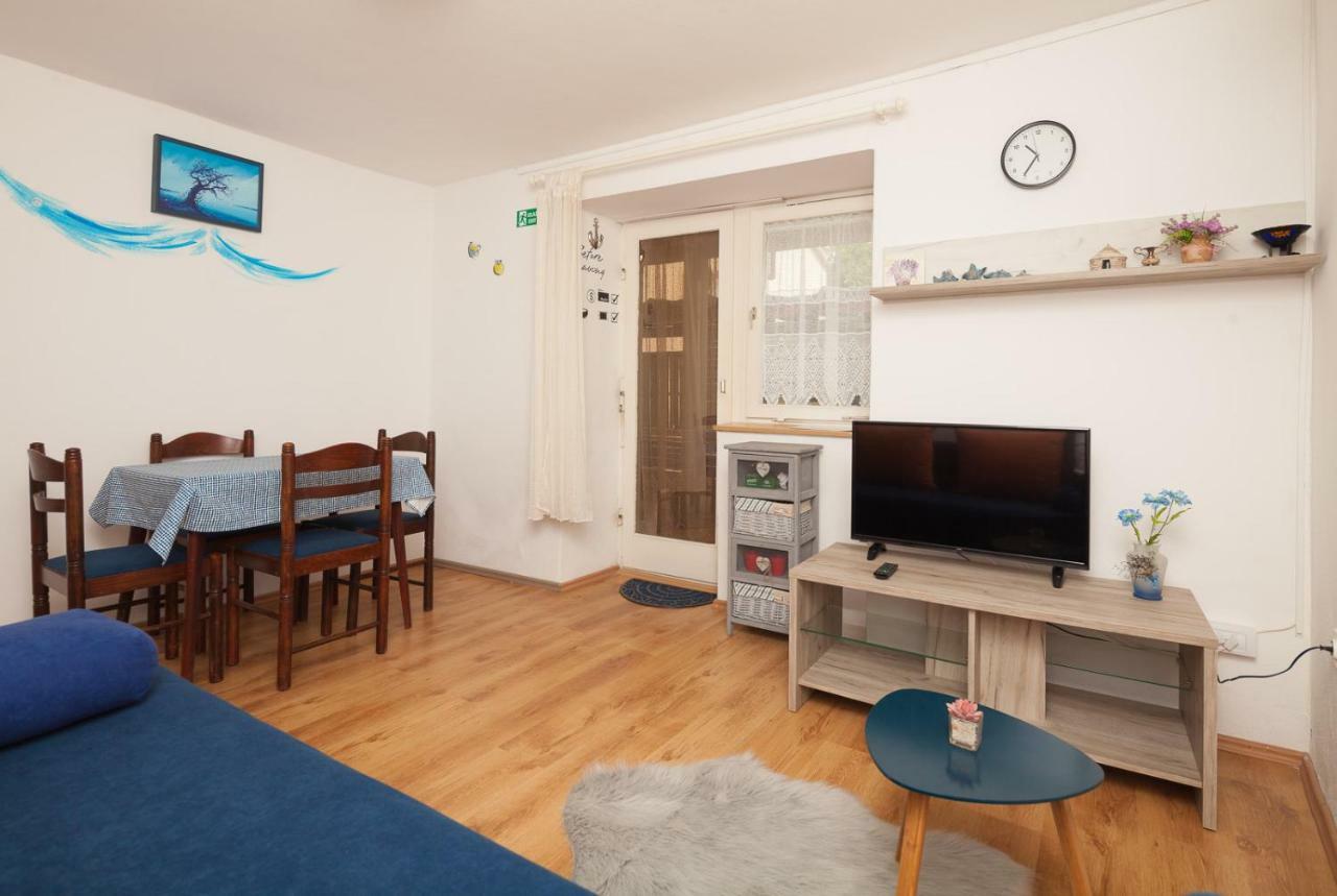 Miramare Apartment Помер Екстериор снимка